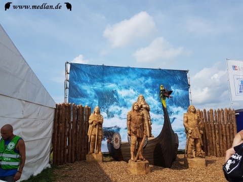 Amon Amarth: Schiff & Holzfiguren